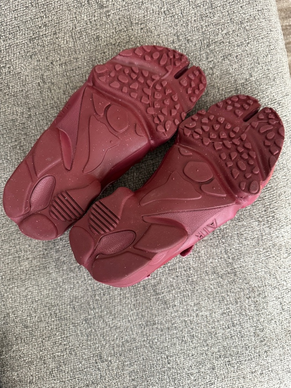 Botanical Nike air rift sneakers in burgundy - Picture 4 of 5